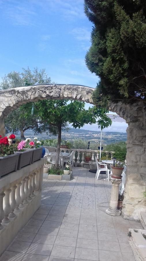 Le Saint Victor Ξενοδοχείο Mirabel-aux-Baronnies Εξωτερικό φωτογραφία