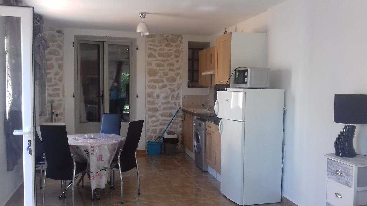 Le Saint Victor Ξενοδοχείο Mirabel-aux-Baronnies Εξωτερικό φωτογραφία